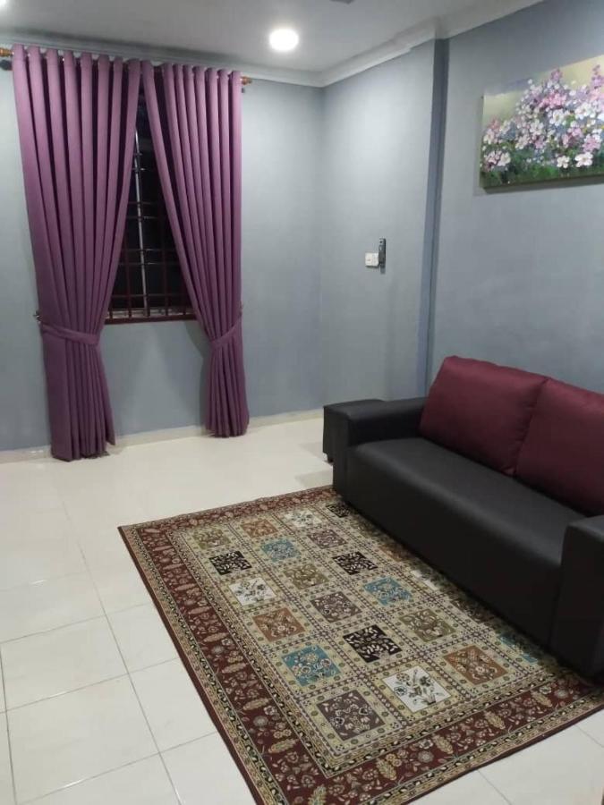 D'Illahs Homestay 알로르세타르 외부 사진